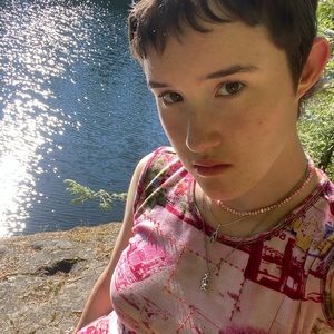 Meet your Posher, Thea